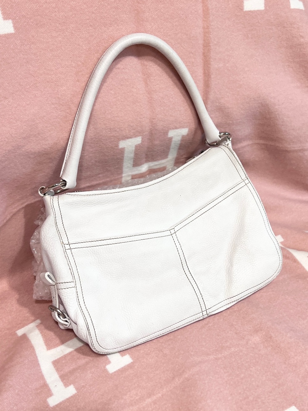 PRADA⭐️AUTHENTIC White Leather Shoulder Buffalo Bag with Zip Pockets! Offers! - Picture 7 of 11